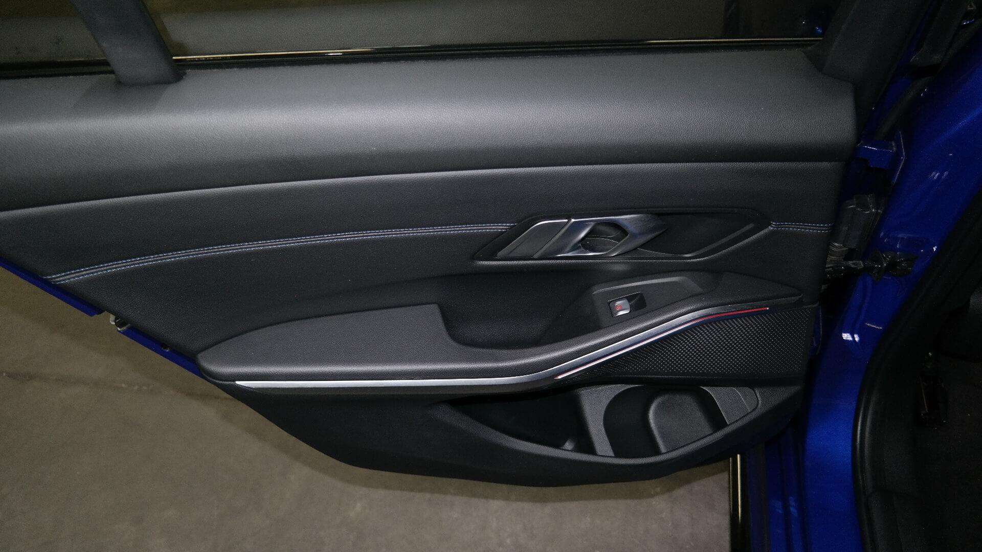 Repossessed BMW 3 Series 320D M Mzansi Edition A/T (G20) 2022 on auction with a price of R 695,400. BMW 3 Series 320D M Mzansi Edition A/T (G20)