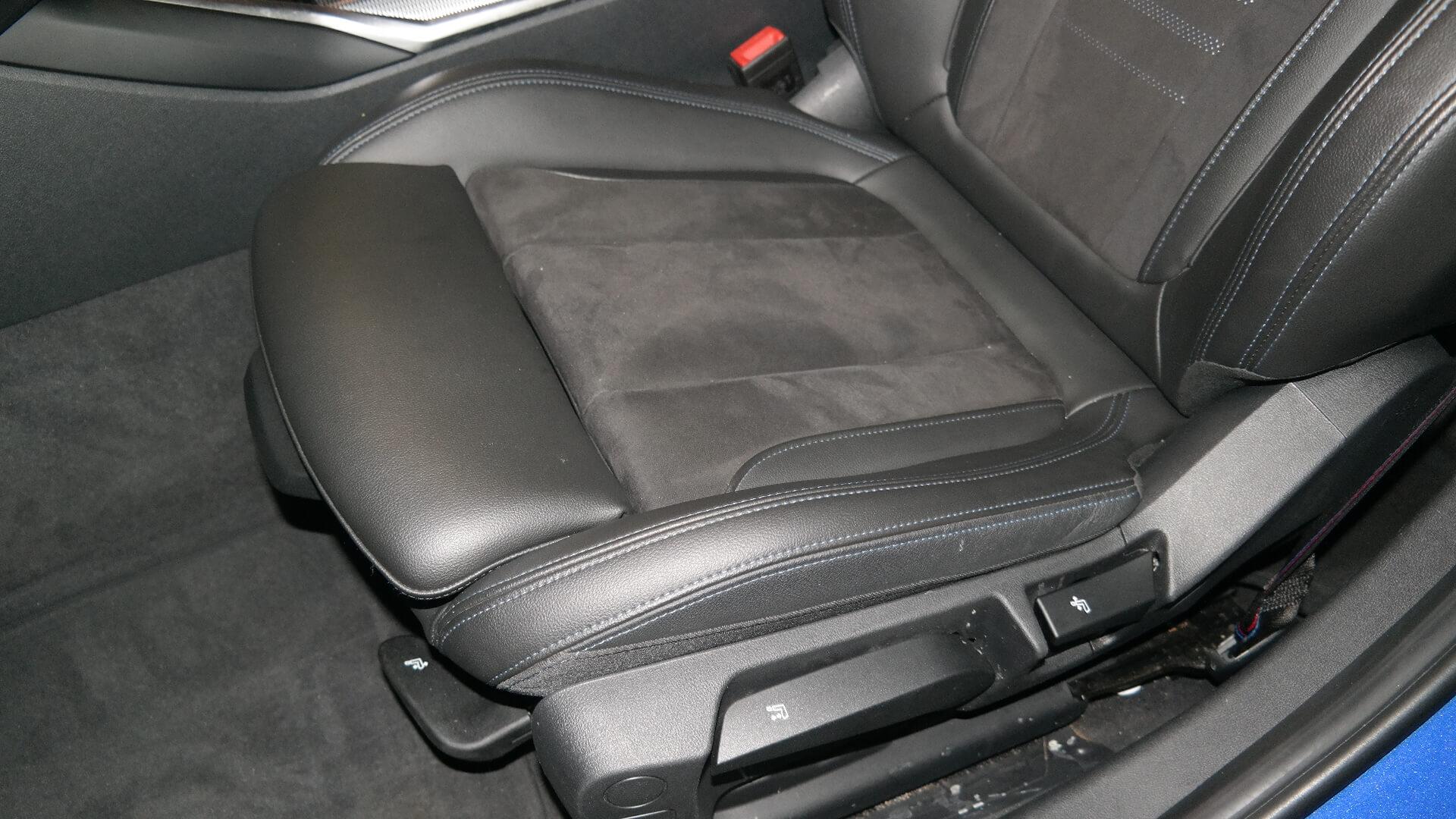 Repossessed BMW 3 Series 320D M Mzansi Edition A/T (G20) 2022 on auction with a price of R 695,400. BMW 3 Series 320D M Mzansi Edition A/T (G20)