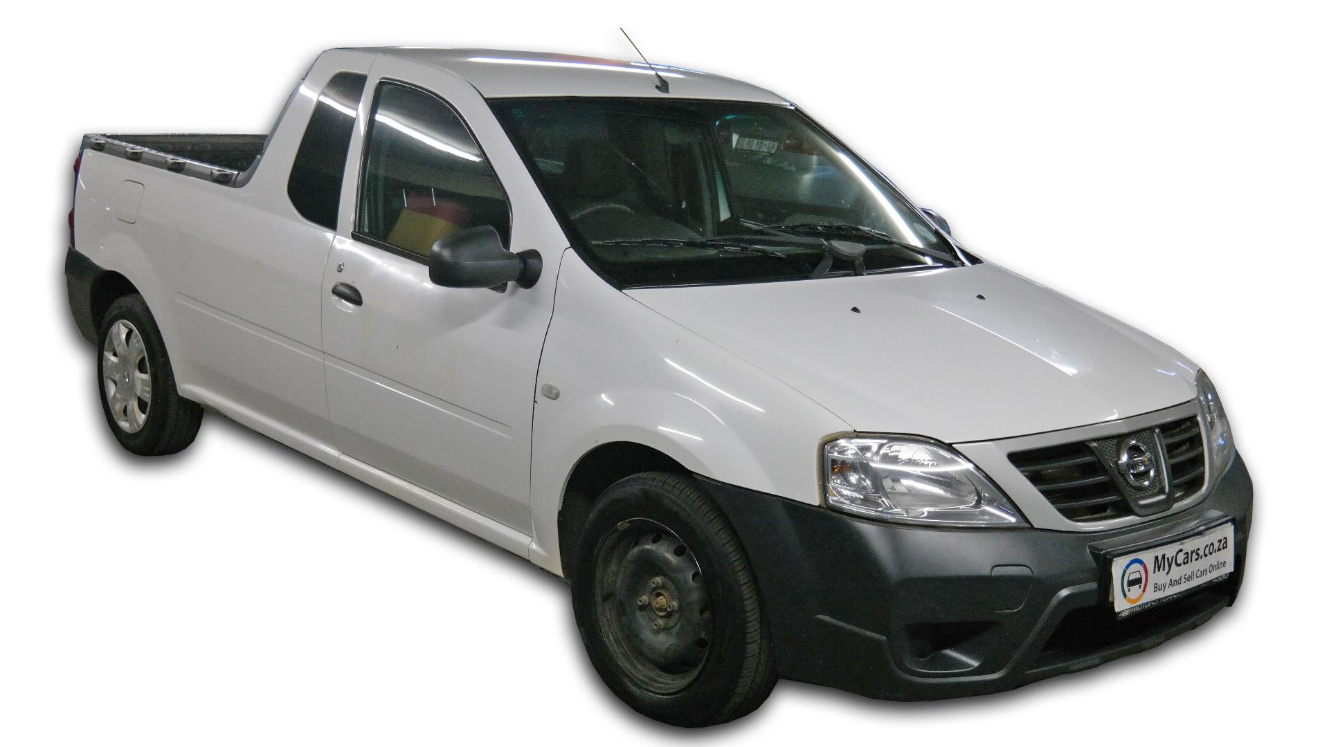 Nissan NP200 1.6 A/C Safety Pack