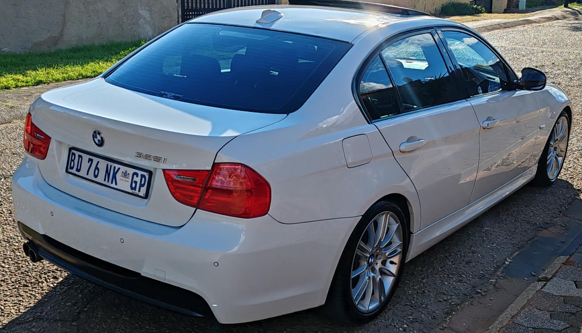 Used BMW 3 Series E90 325L 2011 on auction with a price of R 135,000. BMW 3 Series E90 325L