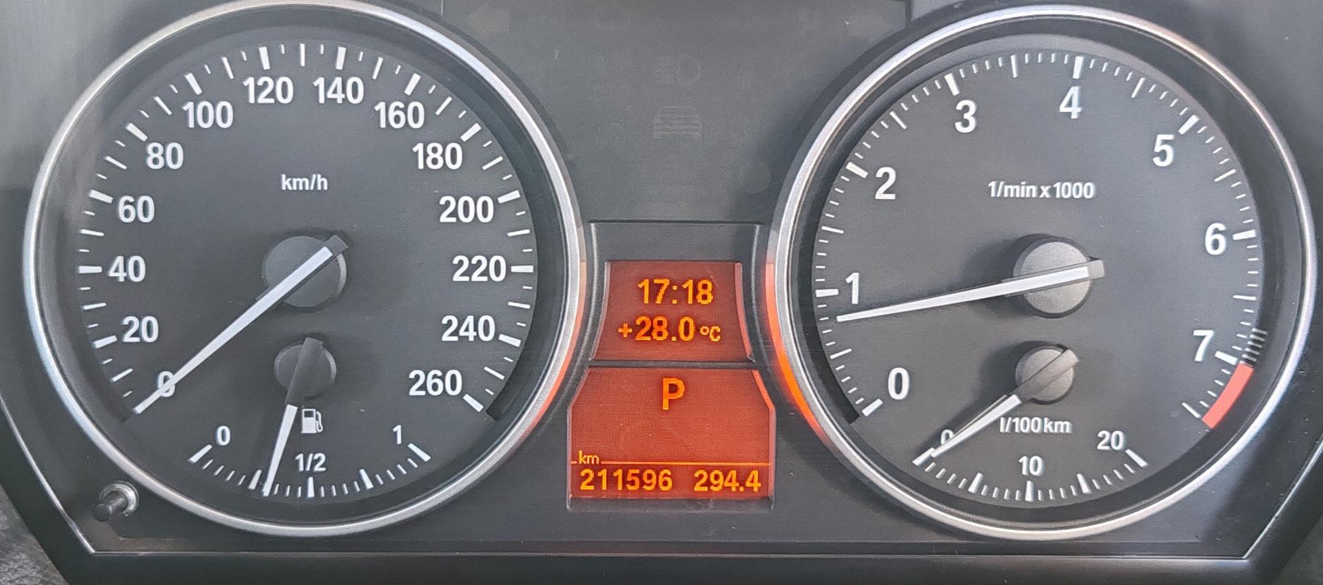 Used BMW 3 Series E90 325L 2011 on auction with a price of R 135,000. BMW 3 Series E90 325L
