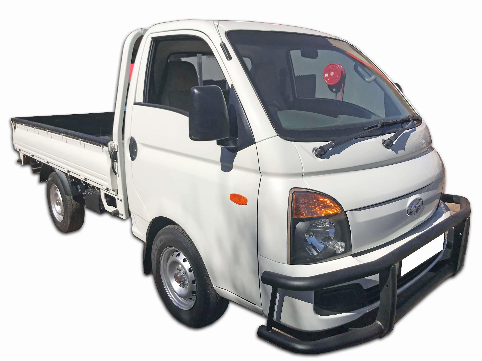 Used Hyundai H100 Bakkie 2.6D F/C D/S 2016 on auction with a price of R 200,000. Hyundai H100 Bakkie 2.6D F/C D/S
