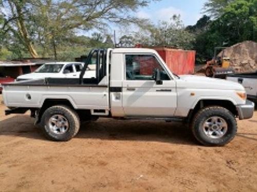 2011 TOYOTA LAND CRUISER 70 2011 TOYOTA LAND CRUISER 70