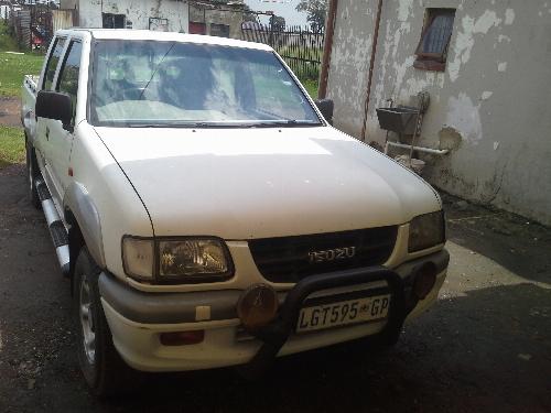 2000 ISUZU KB320 4x2 double cap 2000 ISUZU KB320 4x2 double cap