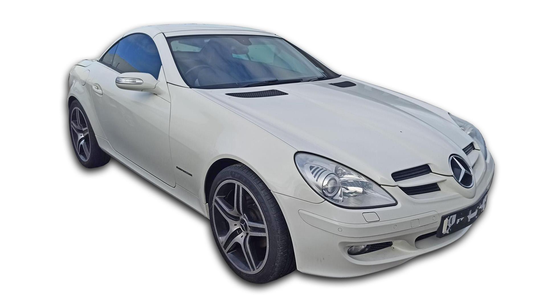 Repossessed Mercedes Benz SLK 200 Kompress 2006 on auction with a price of R 114,000. Mercedes Benz SLK 200 Kompress