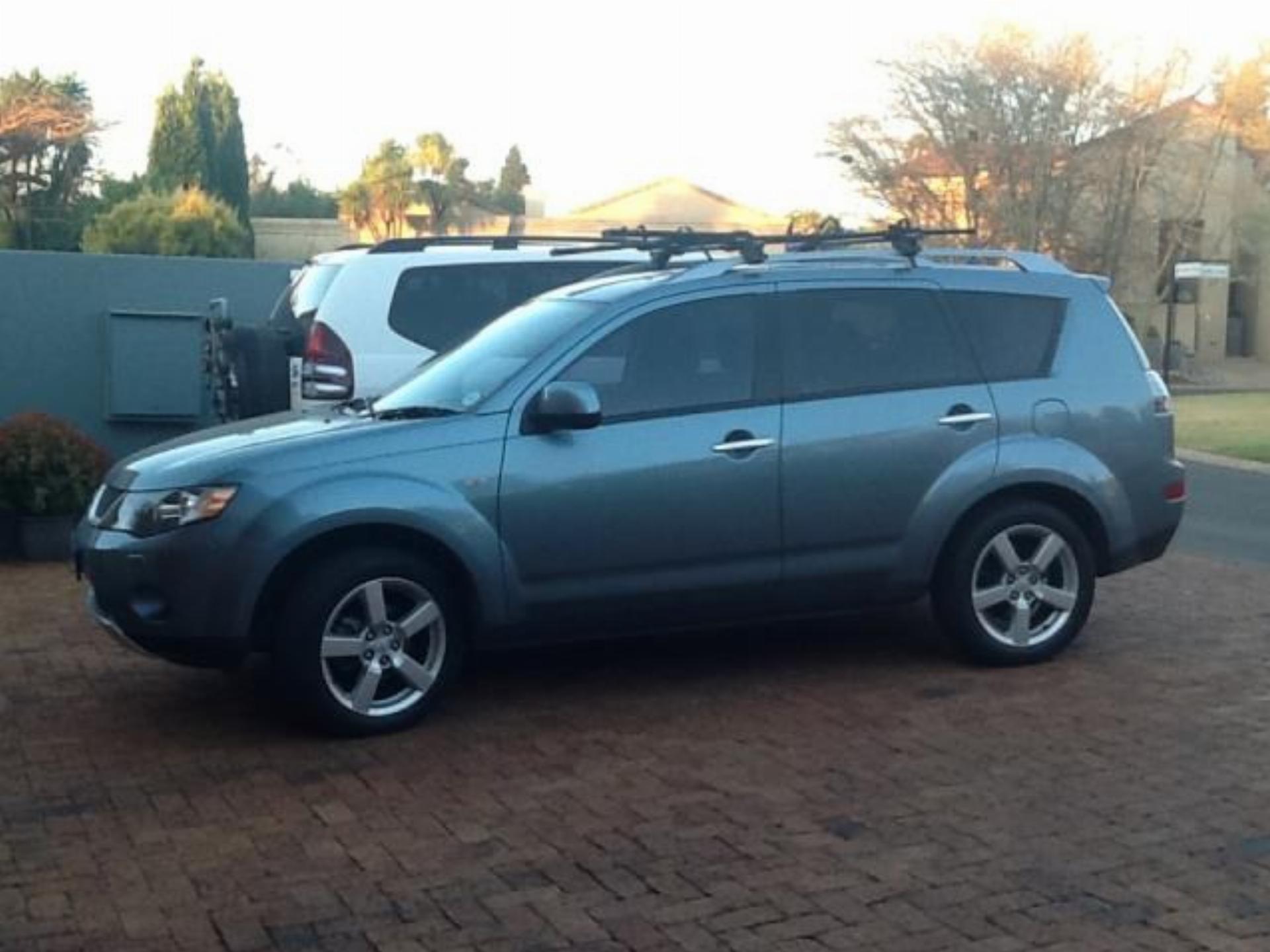 Used Mitsubishi Outlander 2.4 GLS A 2009 on auction