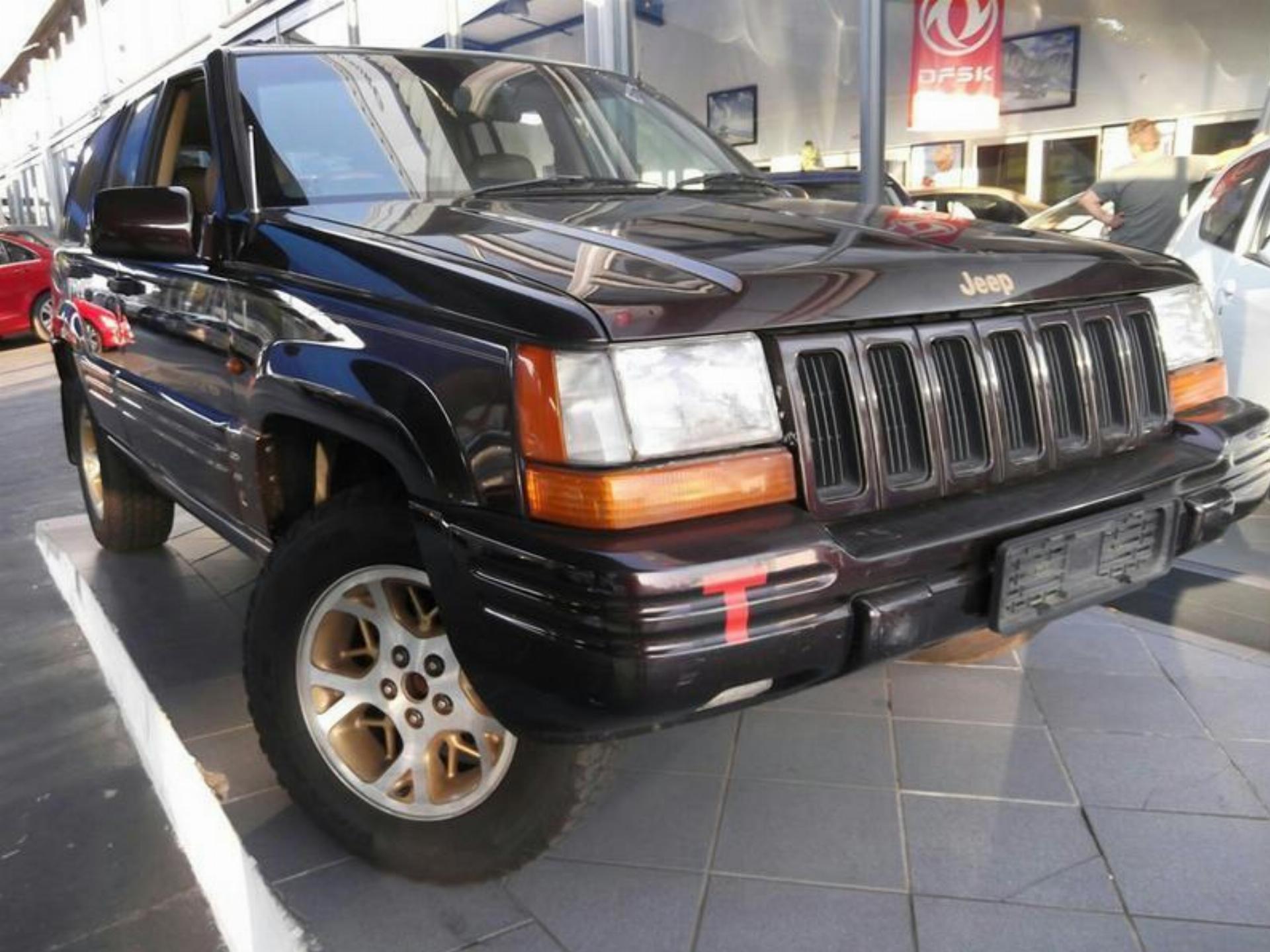 Used Jeep Grand Cherokee 5.2 V8 LHD 4X4 1995 on auction