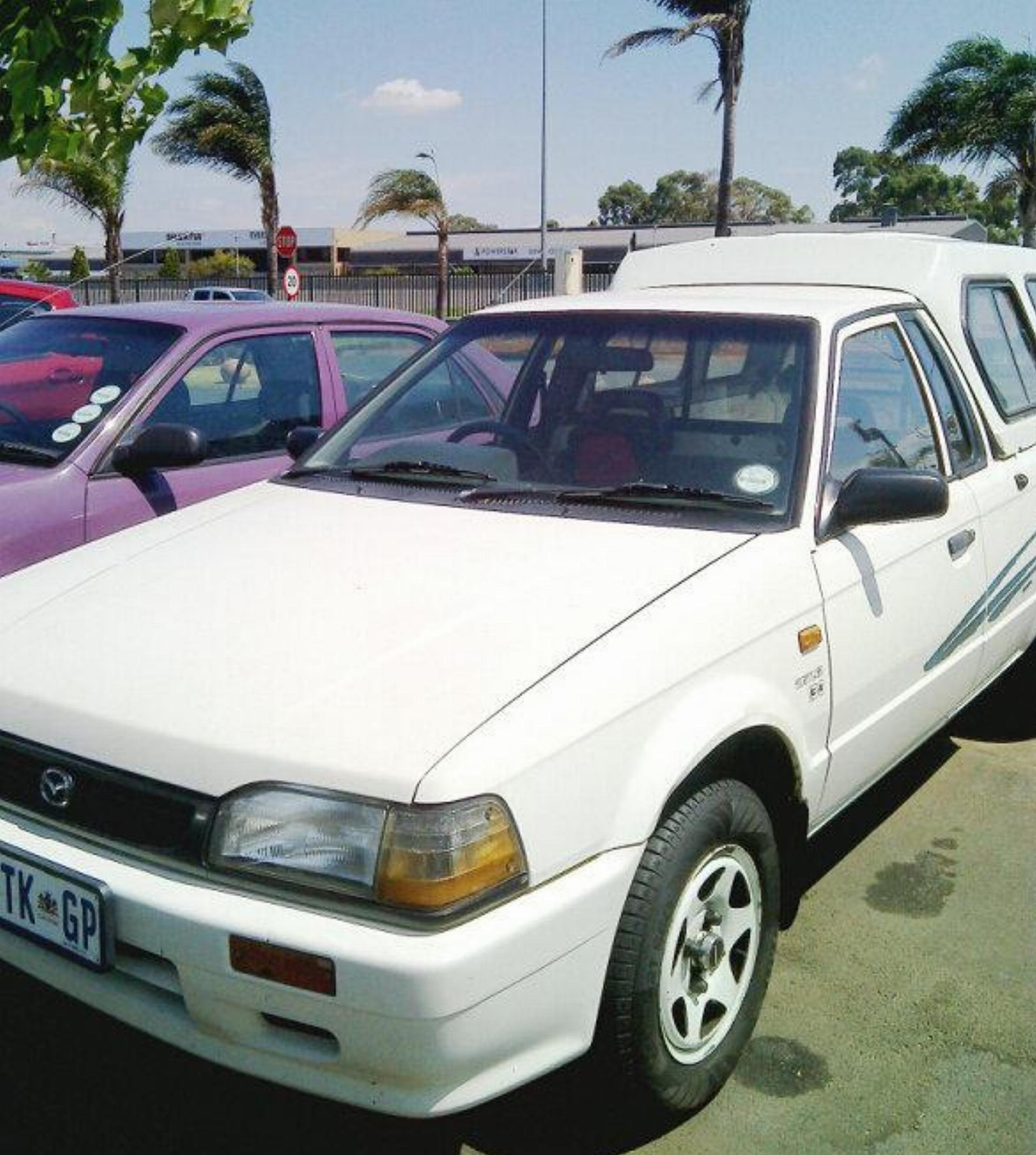 Used Mazda Rustler Good Condition 2002 on auction - PV1010922