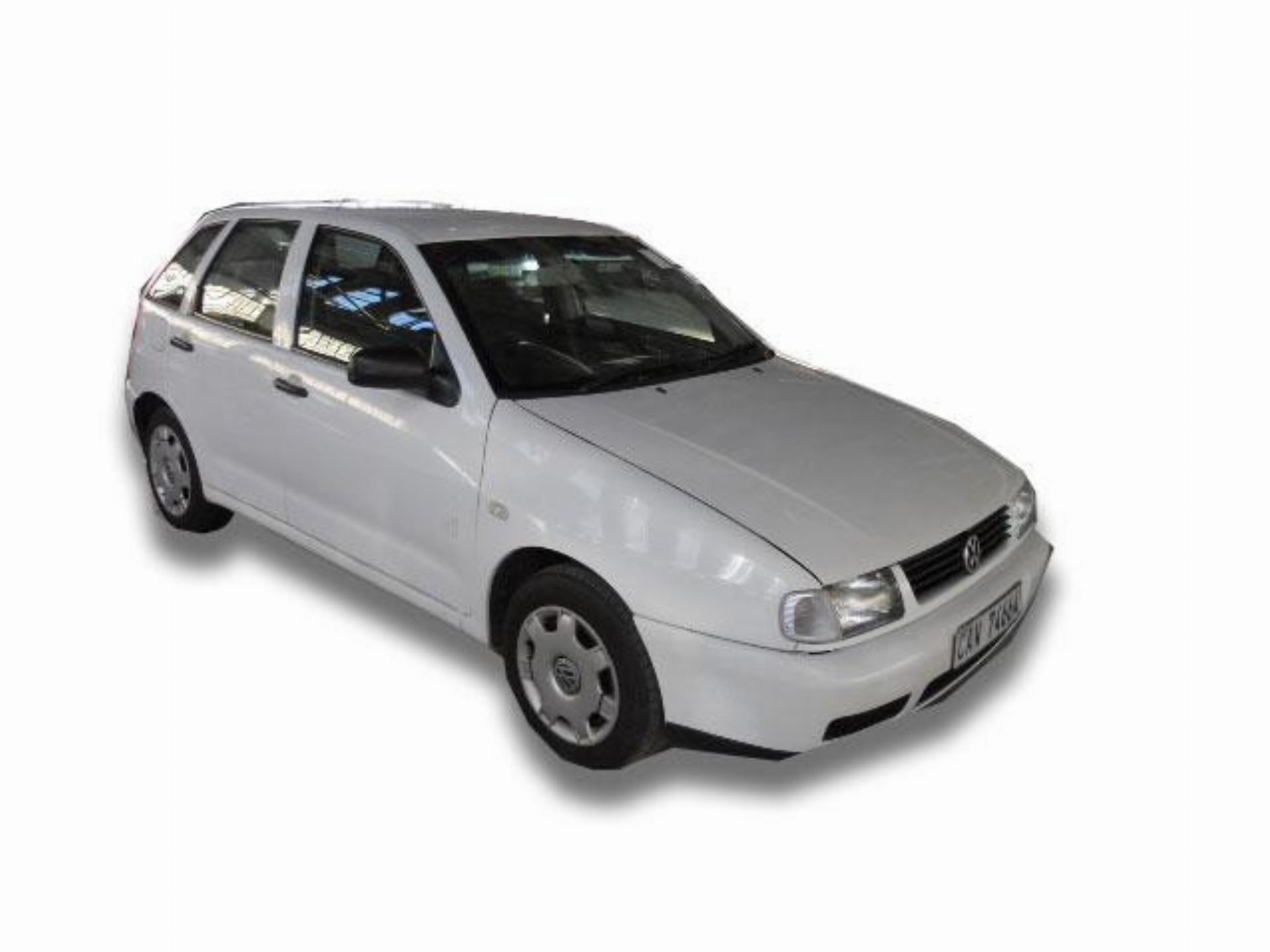 Repossessed Volkswagen Polo Playa 1.4 2002 on auction MC22606