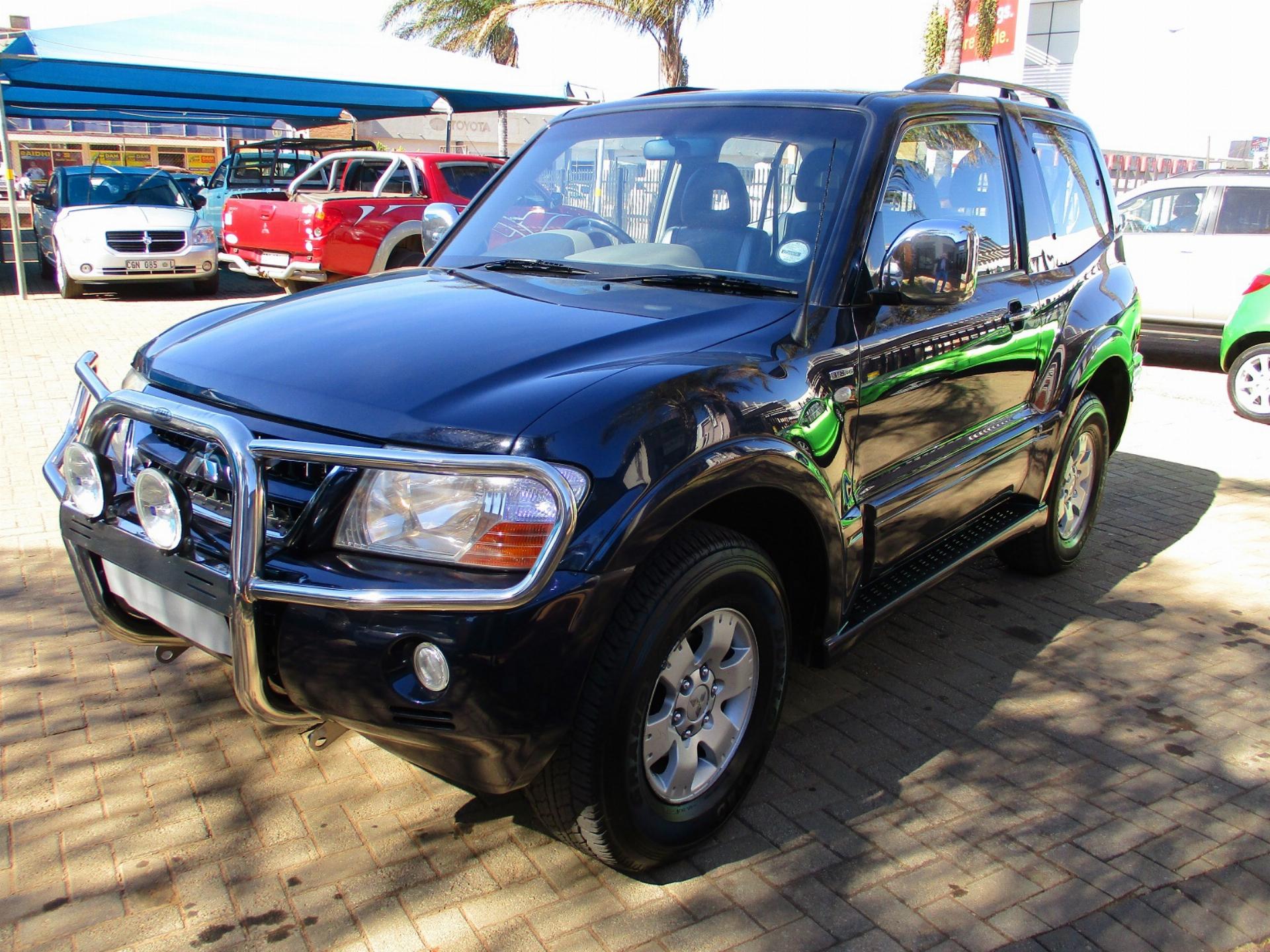 Mitsubishi pajero v6 Mitsubishi pajero v6